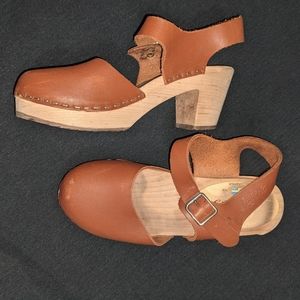 Lotta from Stockholm tan highwood clogs size 36